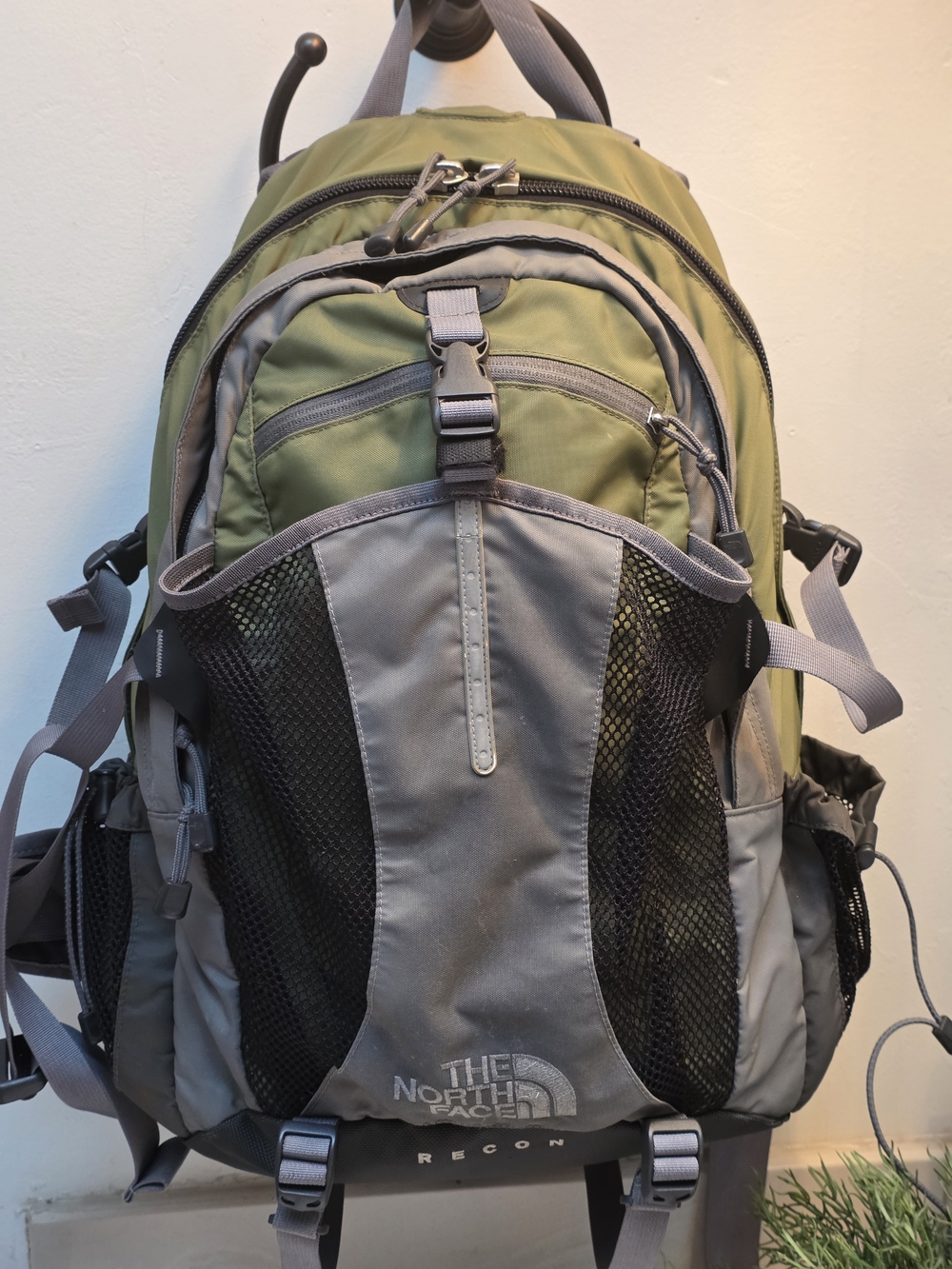 The North Face "Recon" Olive Green & Gray Men's Laptop Backpack